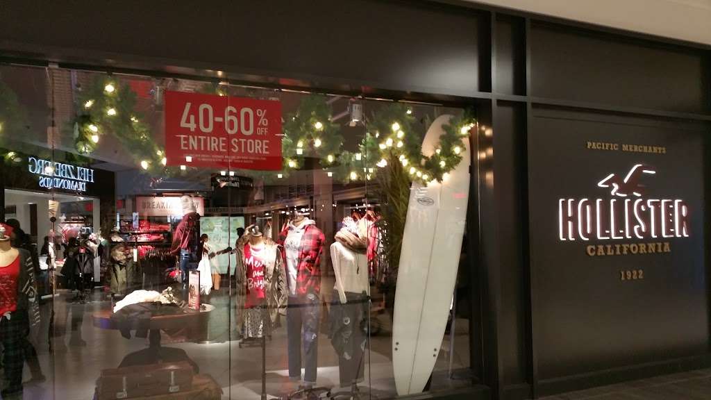 hollister in town east mall