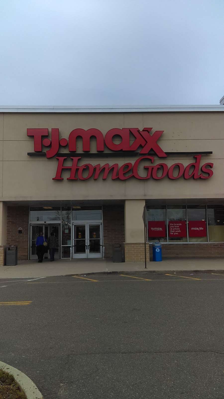 T.J. Maxx & HomeGoods | 601 Washington Ave, Stafford Township, NJ 08050, USA | Phone: (609) 978-6945