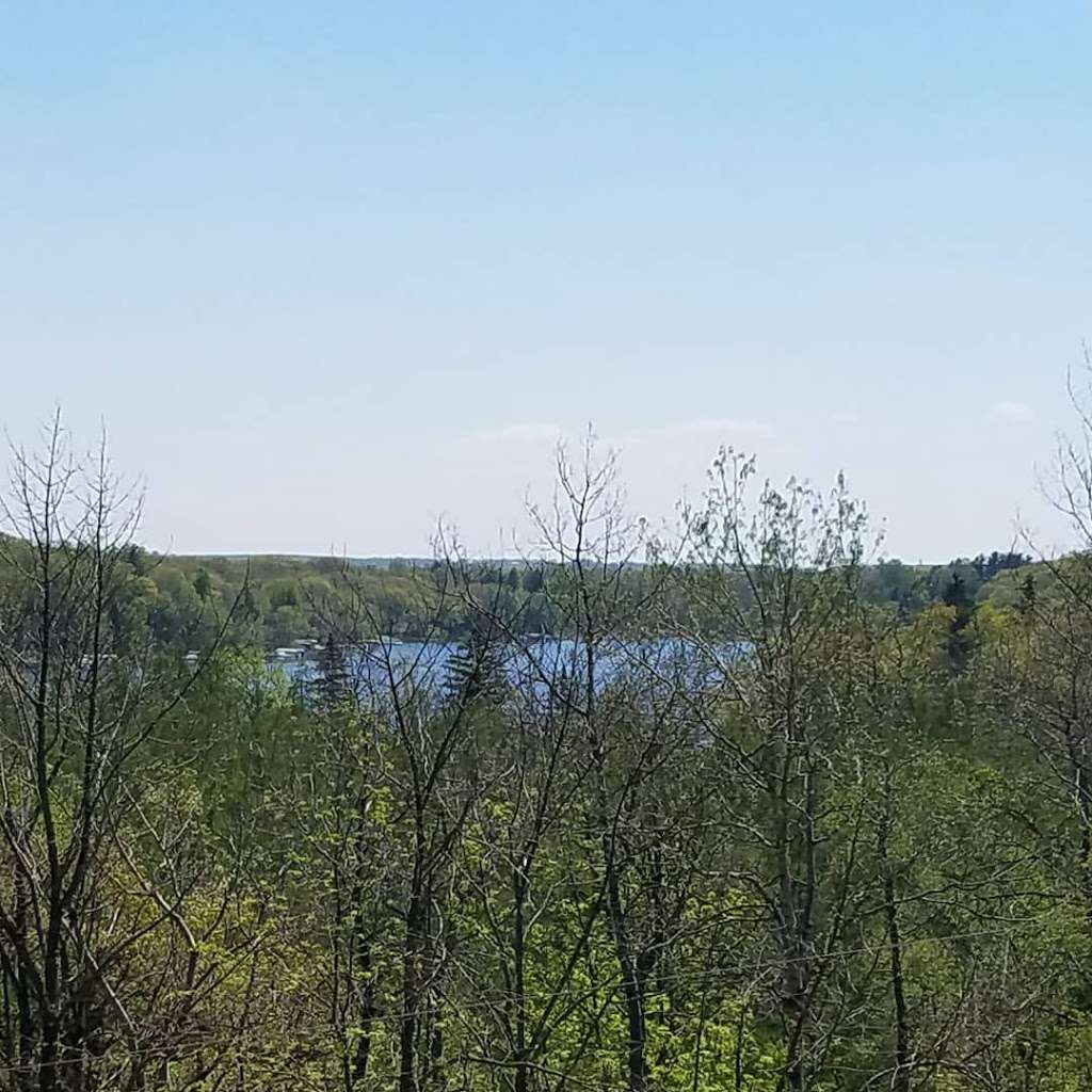 Beulah Bluff Preserve - Kettle Moraine Land Trust | N9026 Bakavi Way, East Troy, WI 53120 | Phone: (262) 949-7211