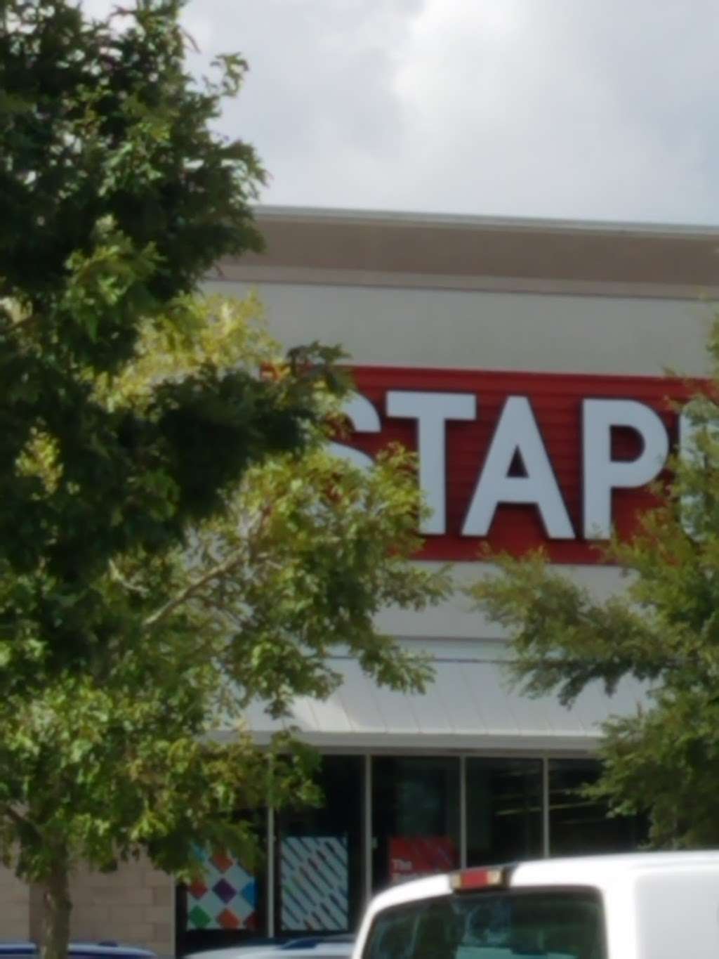 Staples | 1626 W Orange Blossom Trail, Apopka, FL 32712, USA | Phone: (407) 880-1136