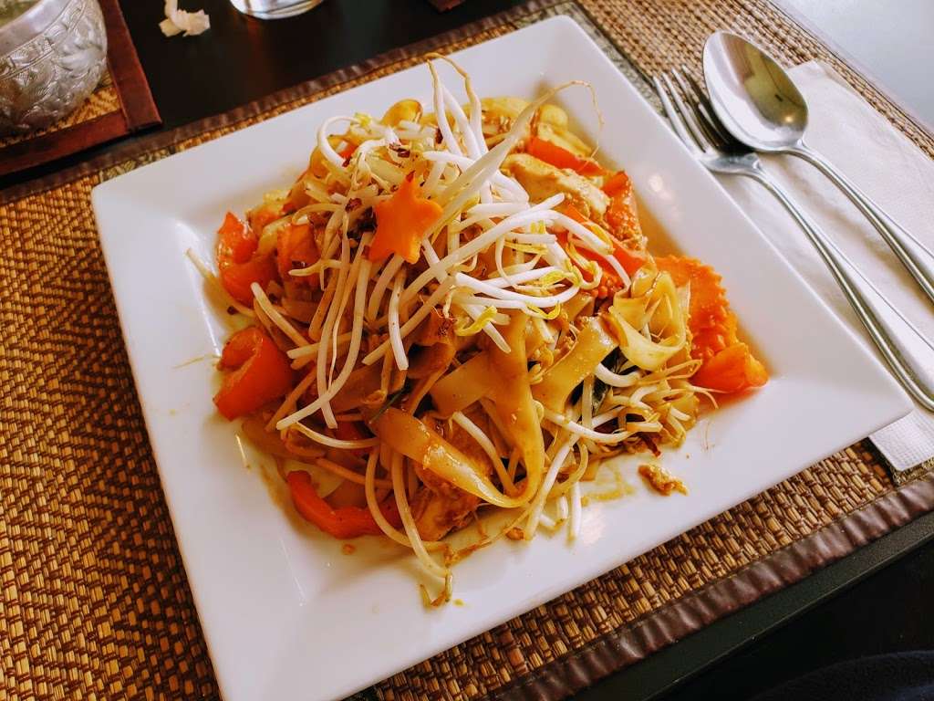 Julies Thai Kitchen | 138 Main St, Lyons, CO 80540, USA | Phone: (303) 823-2327