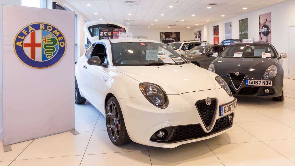 Glyn Hopkin Fiat, Abarth, Alfa Romeo & Jeep St. Albans | Lyon Way, St Albans AL4 0QU, UK | Phone: 01727 811811