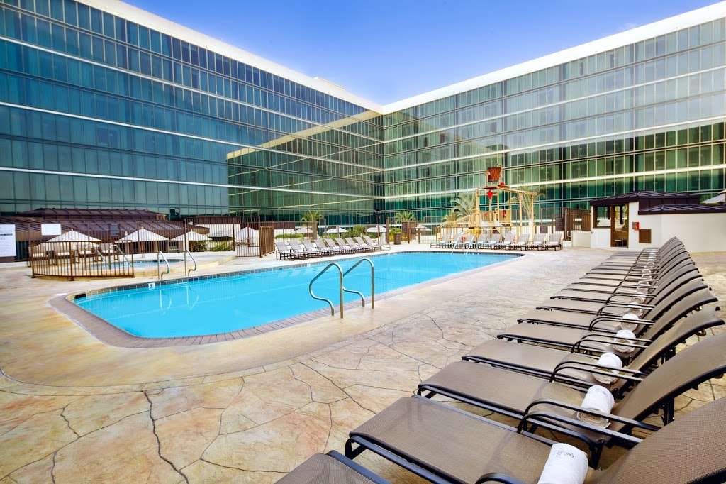 Hilton Anaheim | 777 W Convention Way, Anaheim, CA 92802, USA | Phone: (714) 750-4321