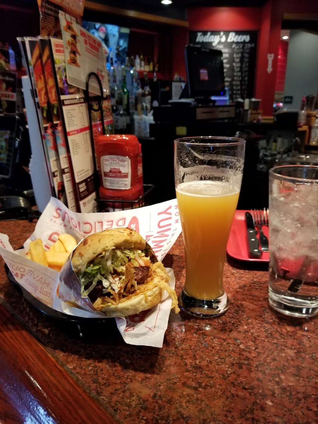 Red Robin Gourmet Burgers and Brews | 1631 W Imperial Hwy, La Habra, CA 90633, USA | Phone: (562) 694-1685
