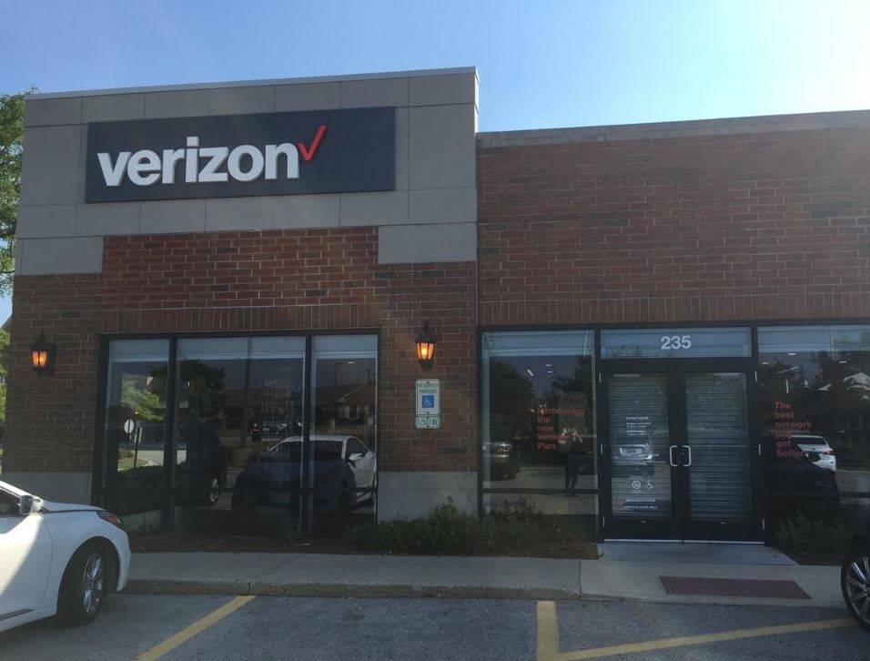 Verizon | 235 Skokie Blvd, Northbrook, IL 60062, USA | Phone: (847) 272-7770