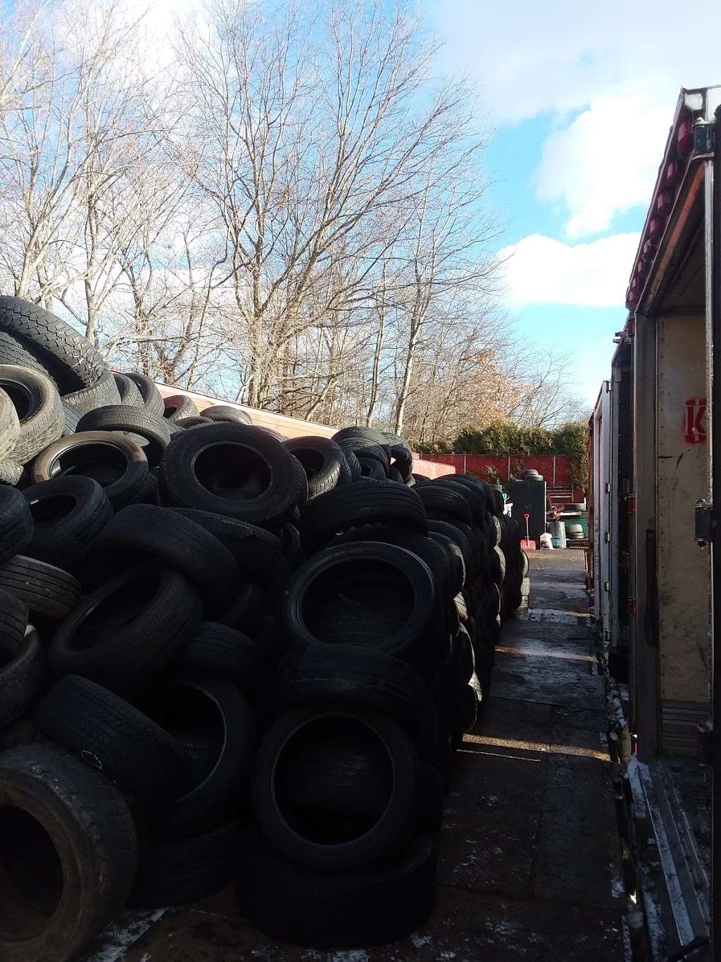 Rubberman Tire Removal LLC | 20 Park Ave, Englishtown, NJ 07726, USA | Phone: (732) 446-2200