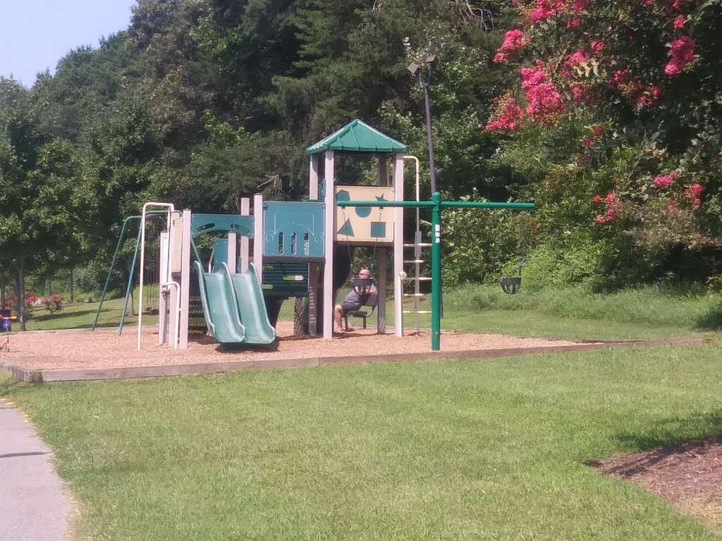 Playground Post Office Lake | Light Arms Pl, St Charles, MD 20602, USA