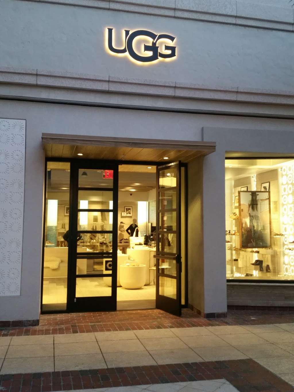 UGG | 1520 East Buena Vista Drive G, Lake Buena Vista, FL 32830, USA | Phone: (407) 208-2318