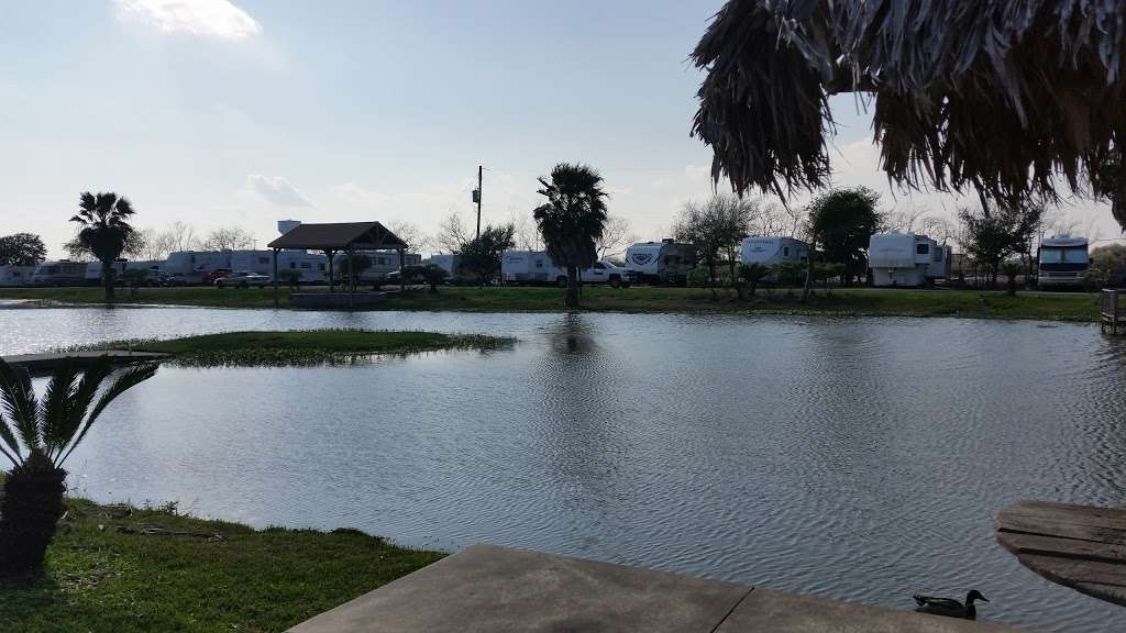 Bass & Bay RV Park | 2231 E Bay Shore Dr, San Leon, TX 77539, USA | Phone: (281) 339-1188