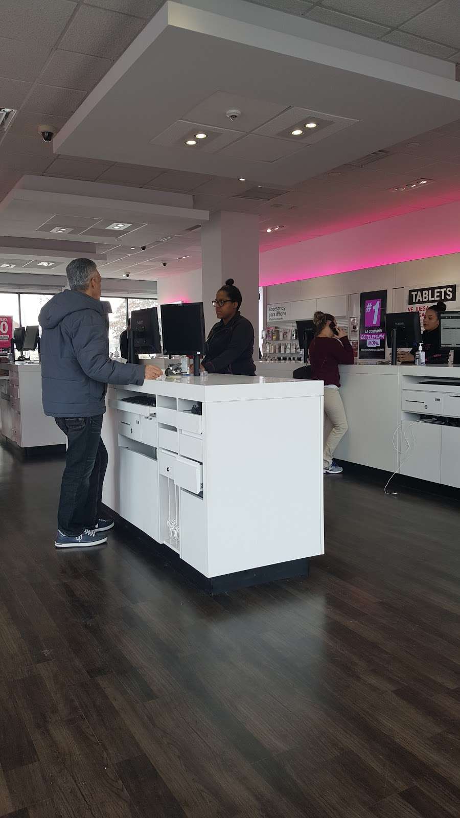 T-Mobile | 409 Lynnway, Lynn, MA 01901, USA | Phone: (781) 593-2504