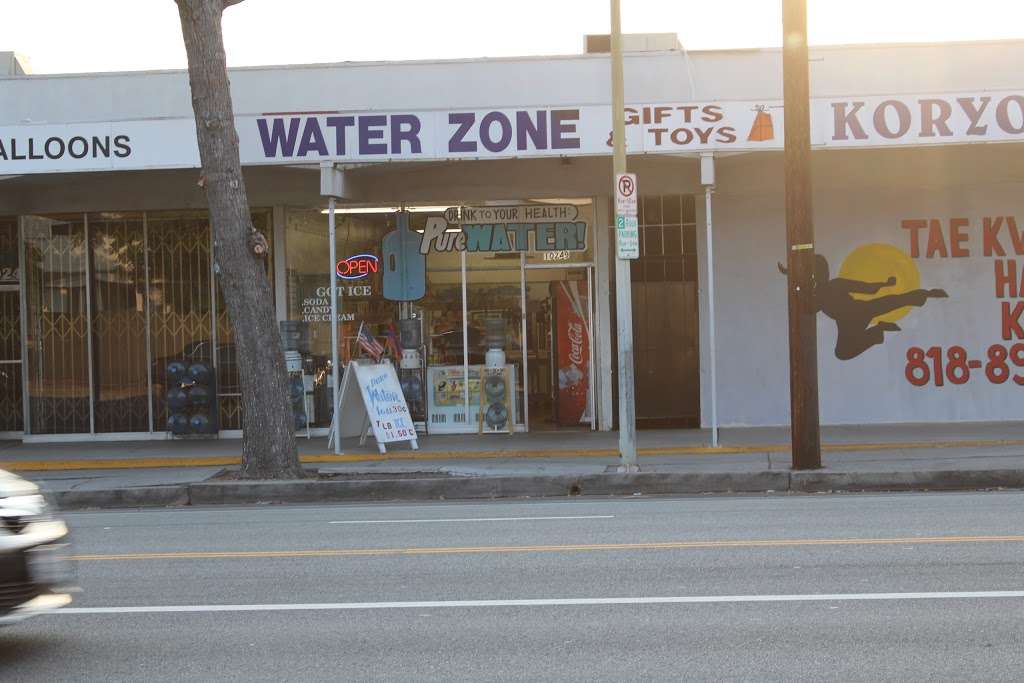 Water Zone Gift & Toys | 10249 Woodley Ave, North Hills, CA 91343, USA | Phone: (818) 830-5188