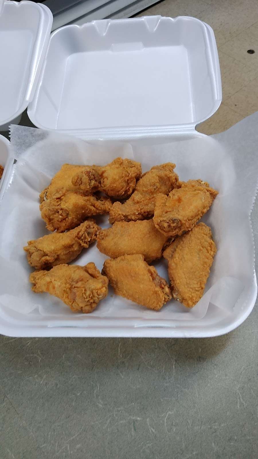 Chris Fried Chicken | 3350 N High School Rd, Indianapolis, IN 46224 | Phone: (317) 295-8445