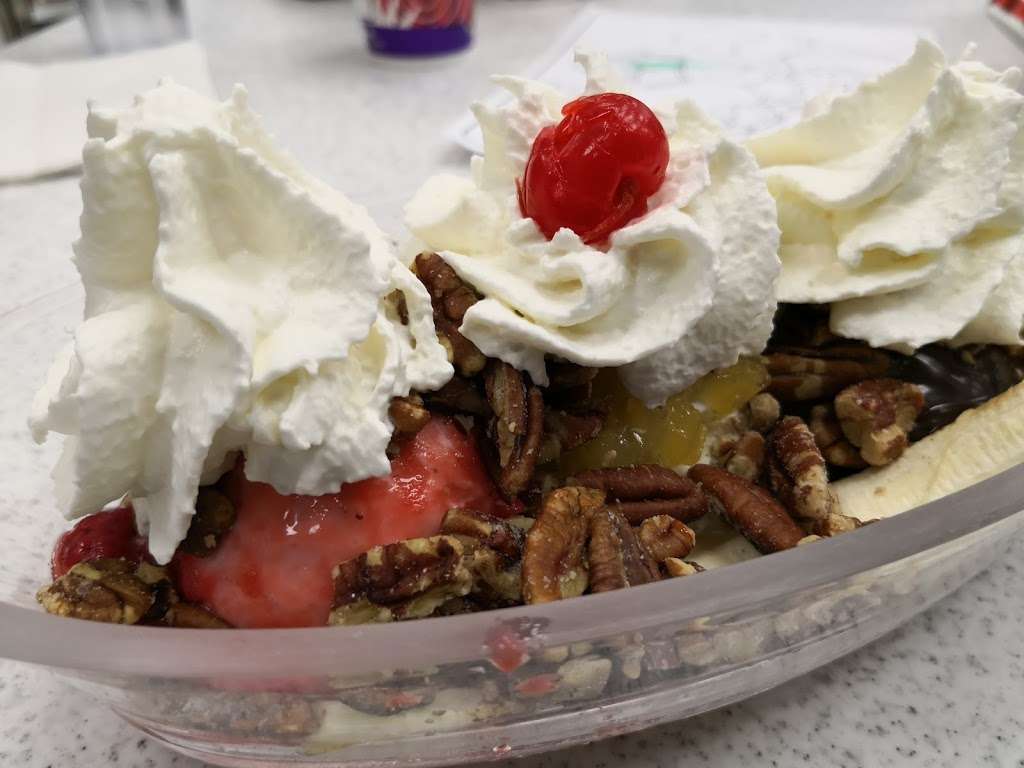 Oberweis Ice Cream and Dairy Store | 811 E Butterfield Rd Ste 119, Wheaton, IL 60189, USA | Phone: (630) 665-0000