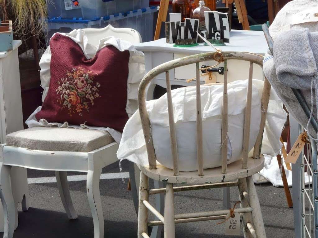 Long Beach Antique Market | 4901 E Conant St, Long Beach, CA 90808 | Phone: (323) 655-5703