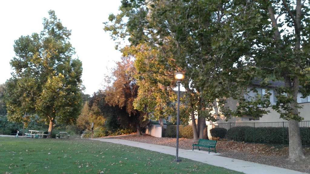 Wildwood Neighborhood Park | 650 W Avenida De Los Arboles, Thousand Oaks, CA 91360, USA | Phone: (805) 495-6471