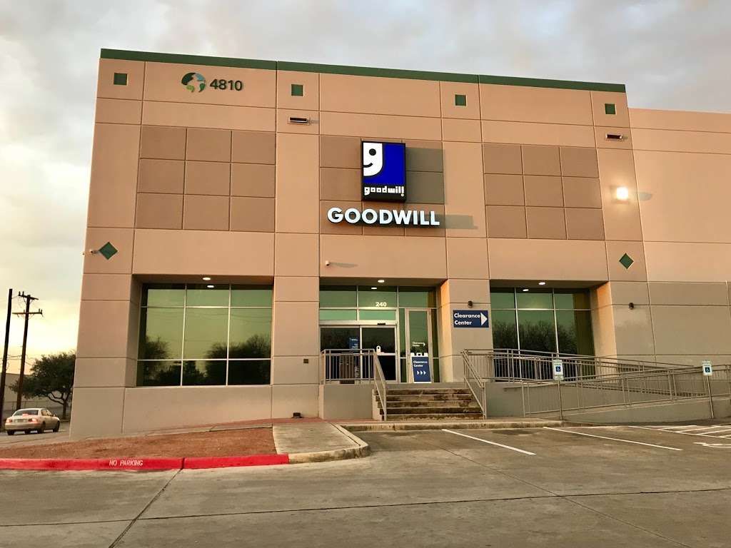 Goodwill Clearance Center & Donation Station | 4810 Eisenhauer Rd #240, San Antonio, TX 78218, USA | Phone: (210) 924-8581