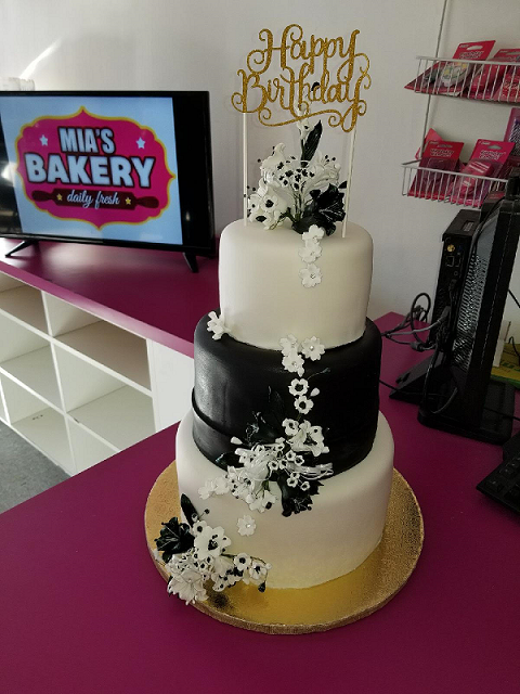 MIAS Bakery | 6676 Long Beach Boulevard, Long Beach, CA 90805 | Phone: (310) 604-0555