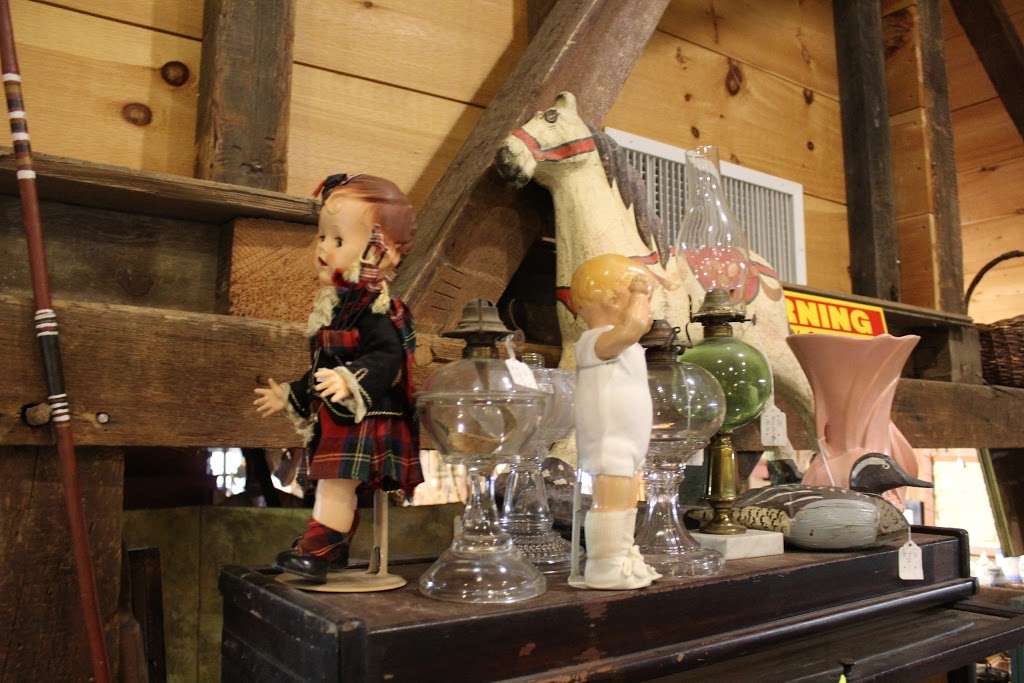 Brickerville Antiques Barn | 2 E 28th Division Hwy, Lititz, PA 17543, USA | Phone: (717) 626-0786