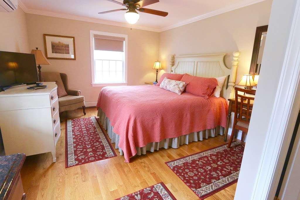 Crossed Keys Inn | 136 Main St, Andover, NJ 07821, USA | Phone: (973) 786-0251