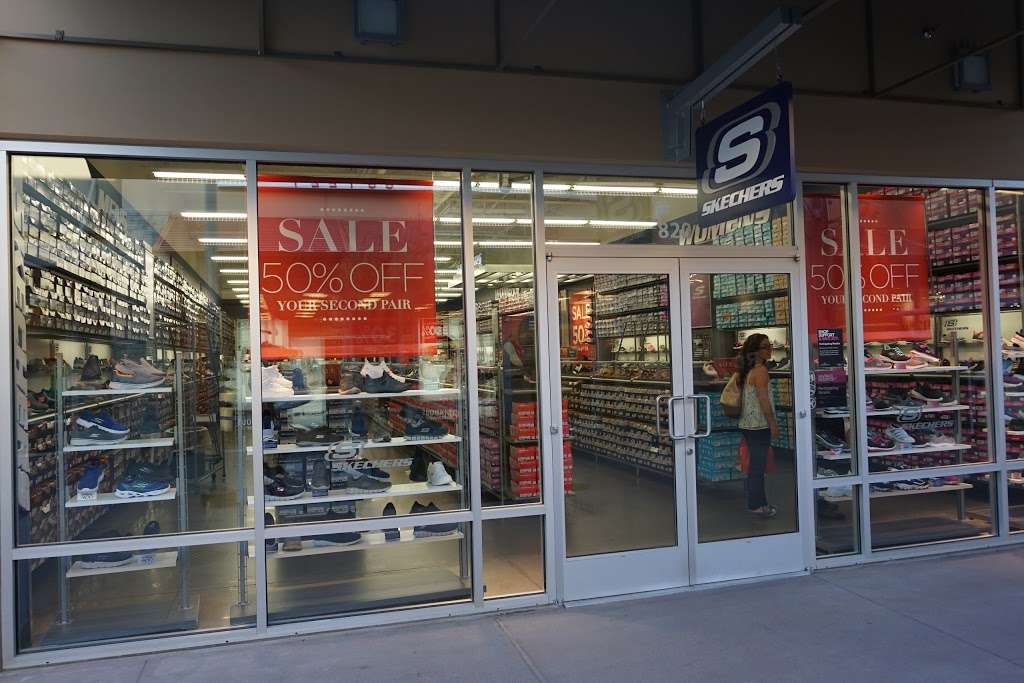 SKECHERS Factory Outlet | 4976 Premium Outlets Way #820, Chandler, AZ 85226, USA | Phone: (480) 639-1889