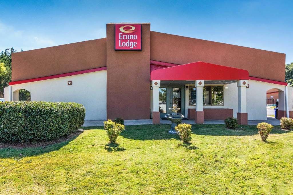 Econo Lodge | 1721 Broadcast St, Gastonia, NC 28052, USA | Phone: (704) 868-4900