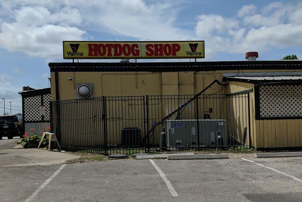 The Hot Dog Shop | 6405 Brittmoore Rd #16, Houston, TX 77041, USA | Phone: (713) 937-8039