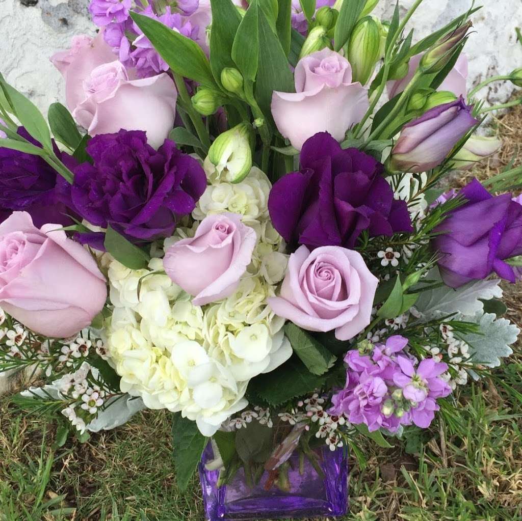 Christine’s Floral Designs | 9454 Lake Canyon Rd, Santee, CA 92071, USA | Phone: (619) 569-4717