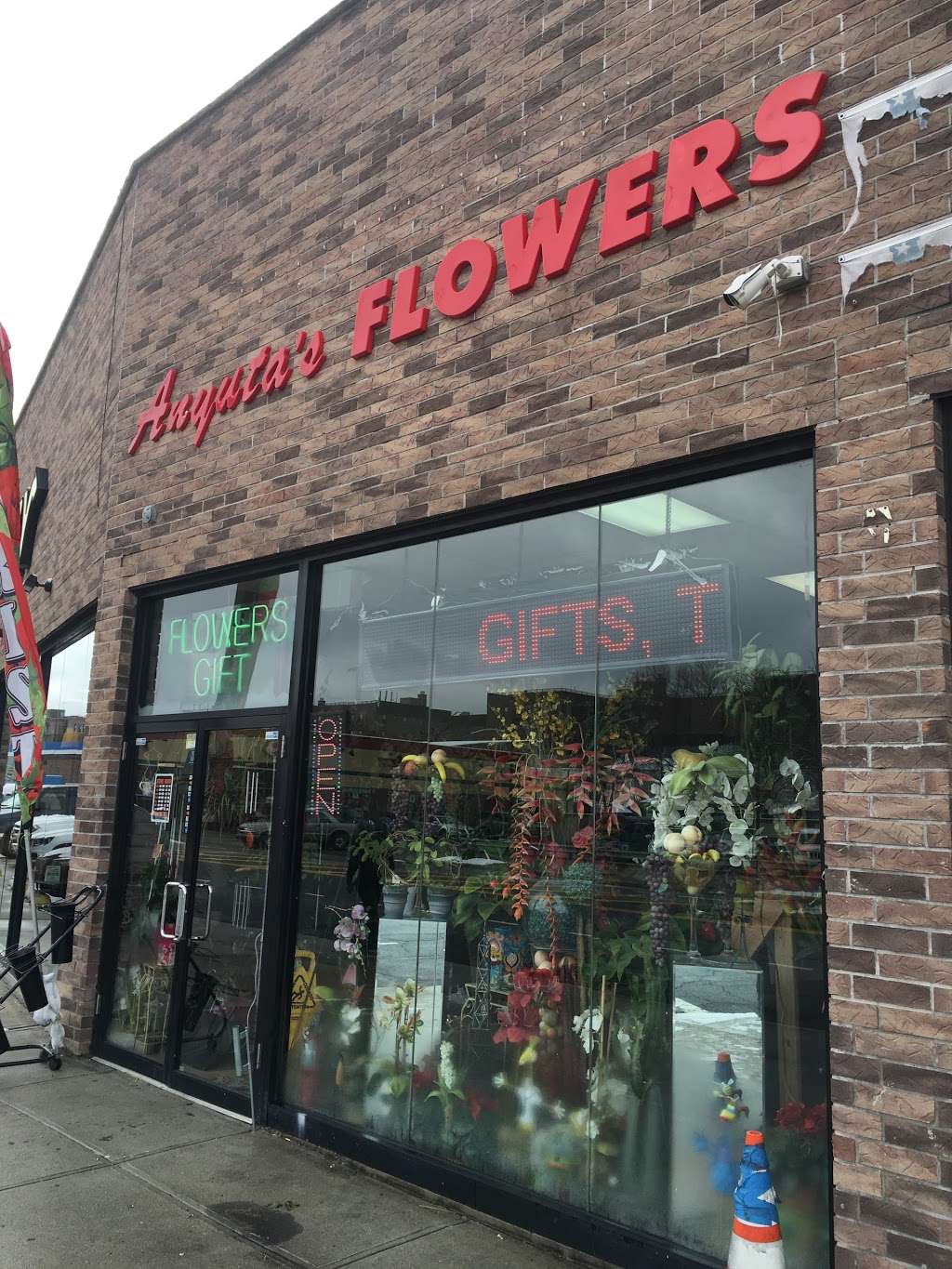 Anyutas Flowers | 3102 Avenue U, Brooklyn, NY 11229, USA | Phone: (718) 676-6742