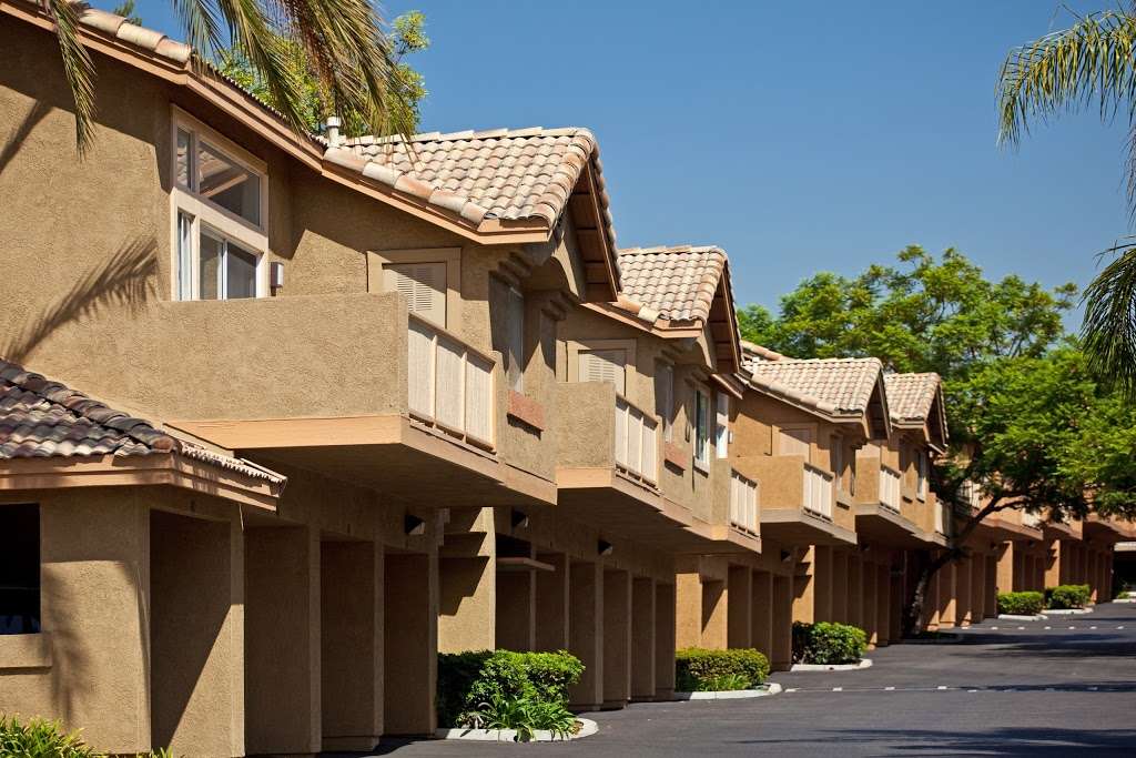 Las Palmas Apartment Community | 2598 Associated Rd, Fullerton, CA 92835, USA | Phone: (714) 870-4567