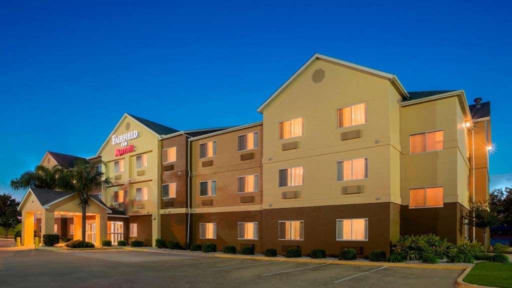 Fairfield Inn & Suites by Marriott Texas City | 10700 Emmett F Lowry Expy, Texas City, TX 77591, USA | Phone: (409) 986-3866