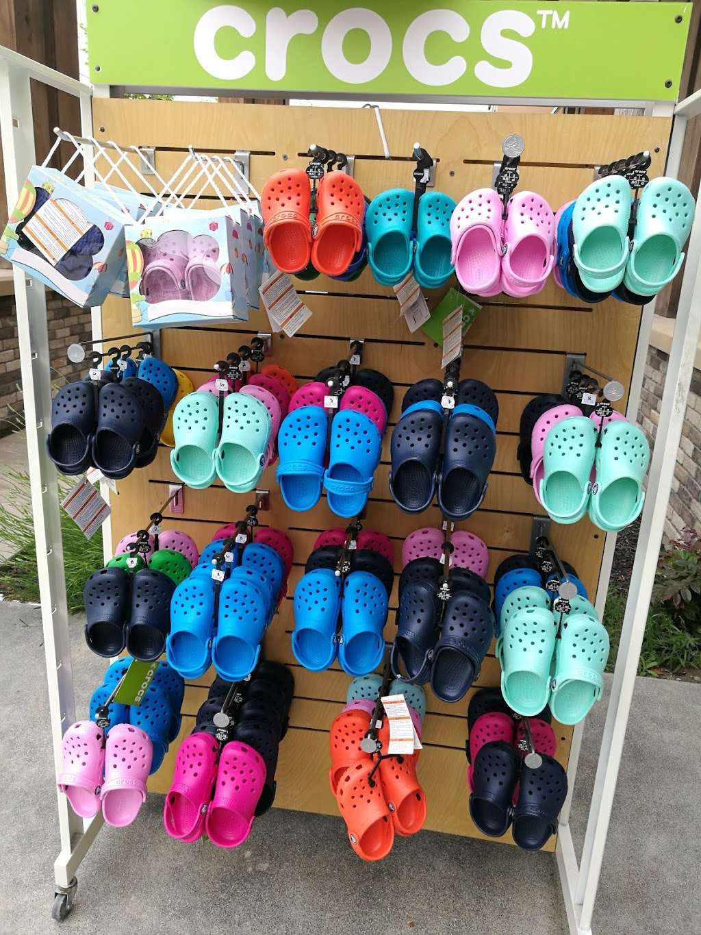 Howards Shoes for Children | 19449 Stevens Creek Blvd #100, Cupertino, CA 95014, USA | Phone: (408) 257-6200