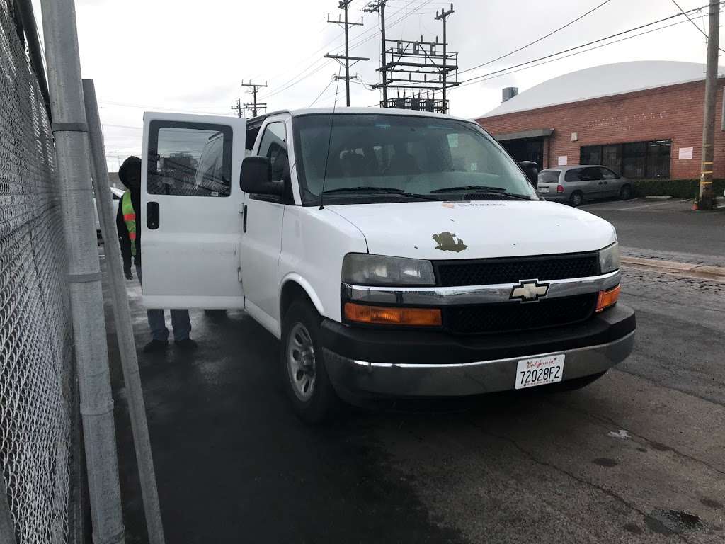 Airport Van Rental - Los Angeles | 5235 W 104th St, Los Angeles, CA 90045, USA | Phone: (310) 670-0510