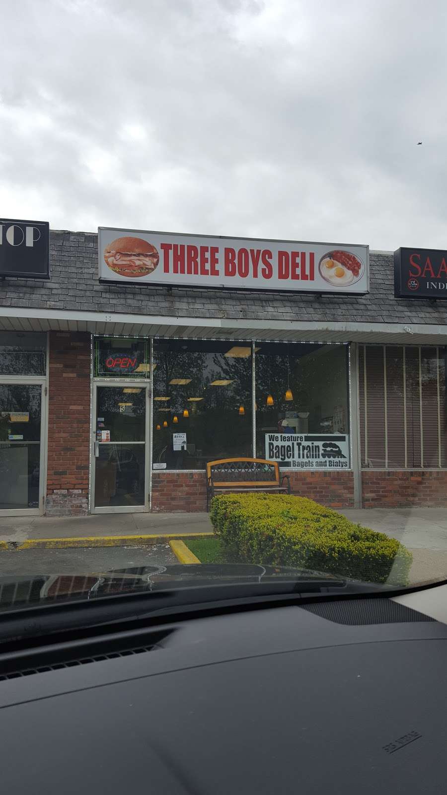 Three Boys Deli | 1621 US-202, Pomona, NY 10970, USA | Phone: (845) 262-1766