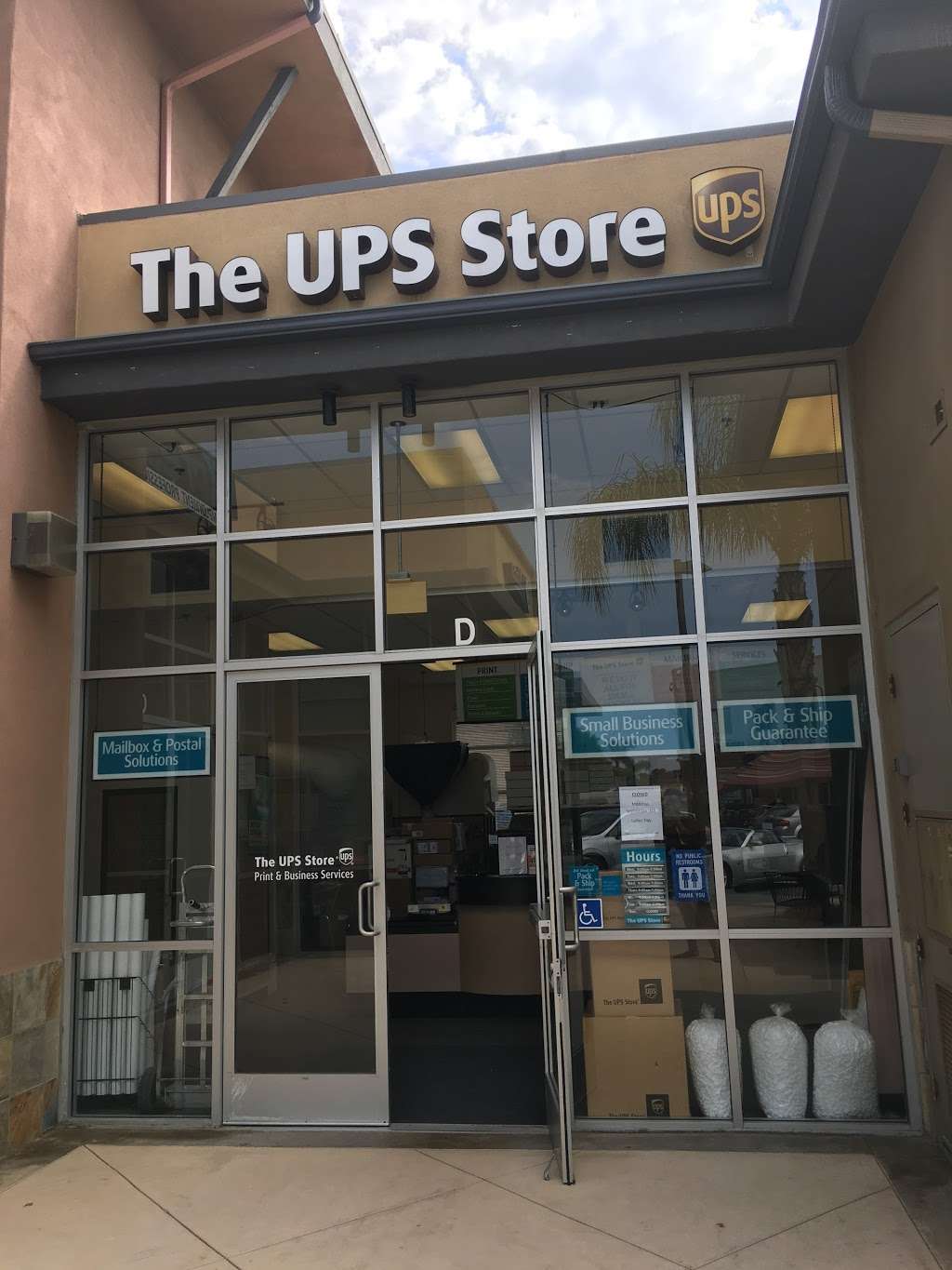 The UPS Store | 2201 N Lakewood Blvd Ste D, Long Beach, CA 90815 | Phone: (562) 597-1819