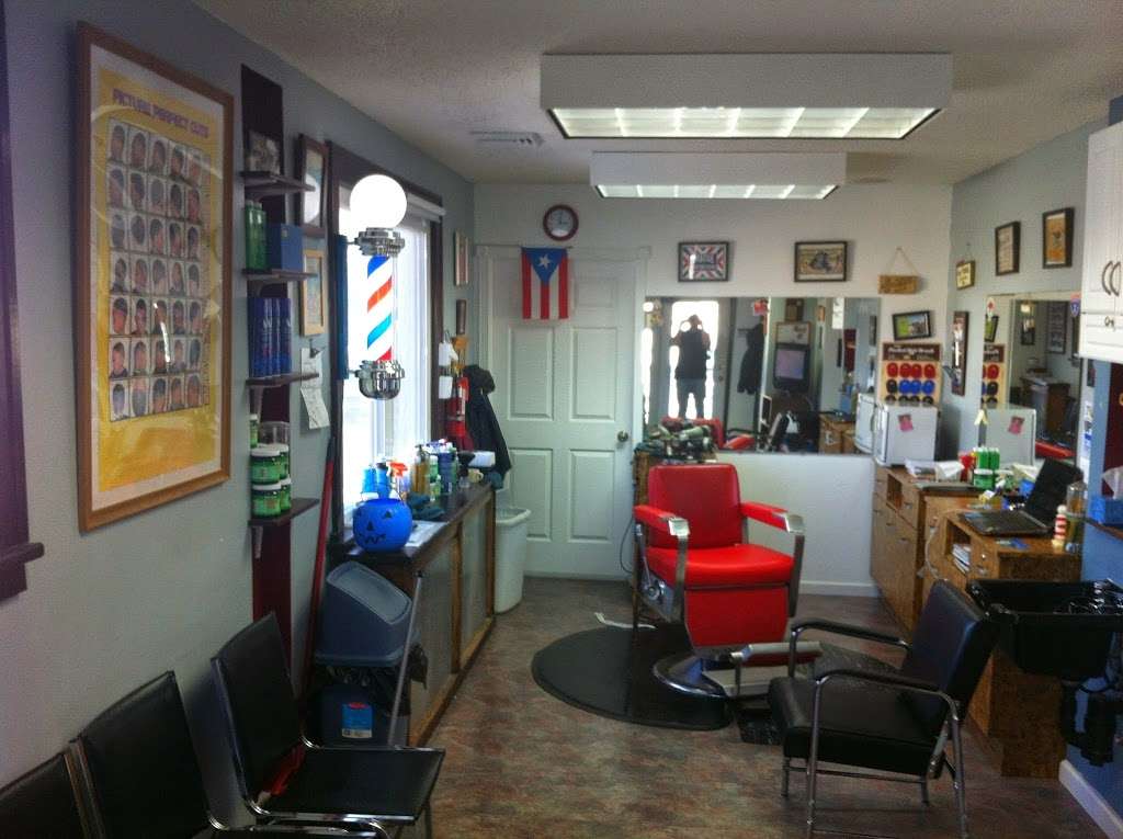 Robins Barber Shop | 234 W Chestnut Ave, Vineland, NJ 08360 | Phone: (856) 691-7766