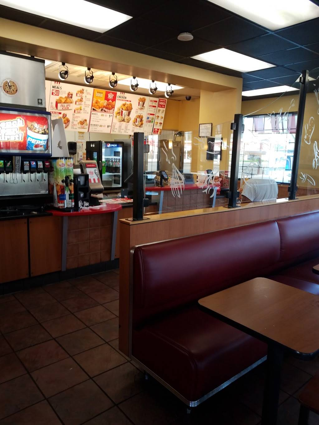 KFC | 2031 N Blackstone Ave, Fresno, CA 93703, USA | Phone: (559) 226-6191