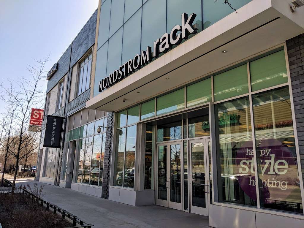 Nordstrom Rack South Loop | 1118 S Canal St, Chicago, IL 60607, USA | Phone: (312) 276-6201