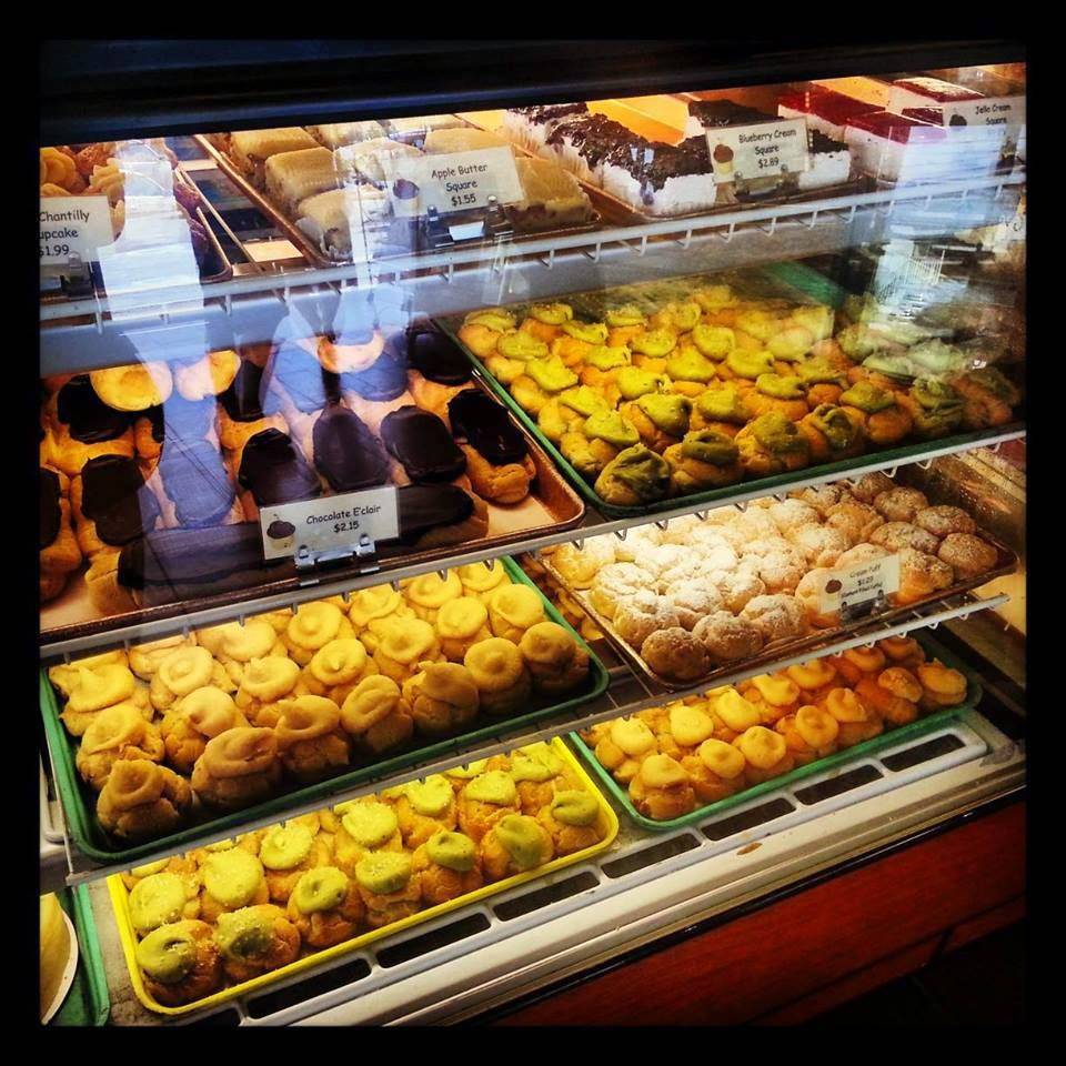 Liliha Bakery | 515 N Kuakini St, Honolulu, HI 96817, USA | Phone: (808) 531-1651