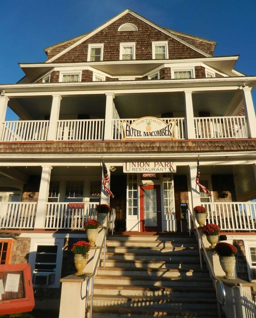 Hotel Macomber | 727 Beach Ave, Cape May, NJ 08204 | Phone: (609) 884-3020