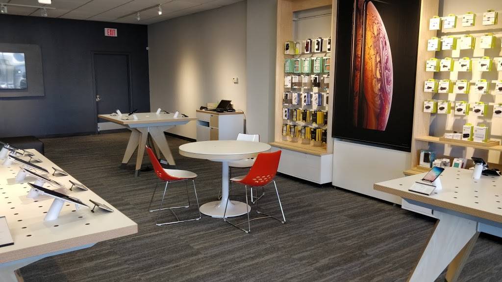 AT&T Store | 5351 N Lincoln Ave, Chicago, IL 60625 | Phone: (872) 203-9476