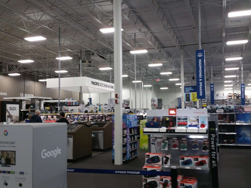 Best Buy | 2 International Dr, Danbury, CT 06810, USA | Phone: (203) 798-9699