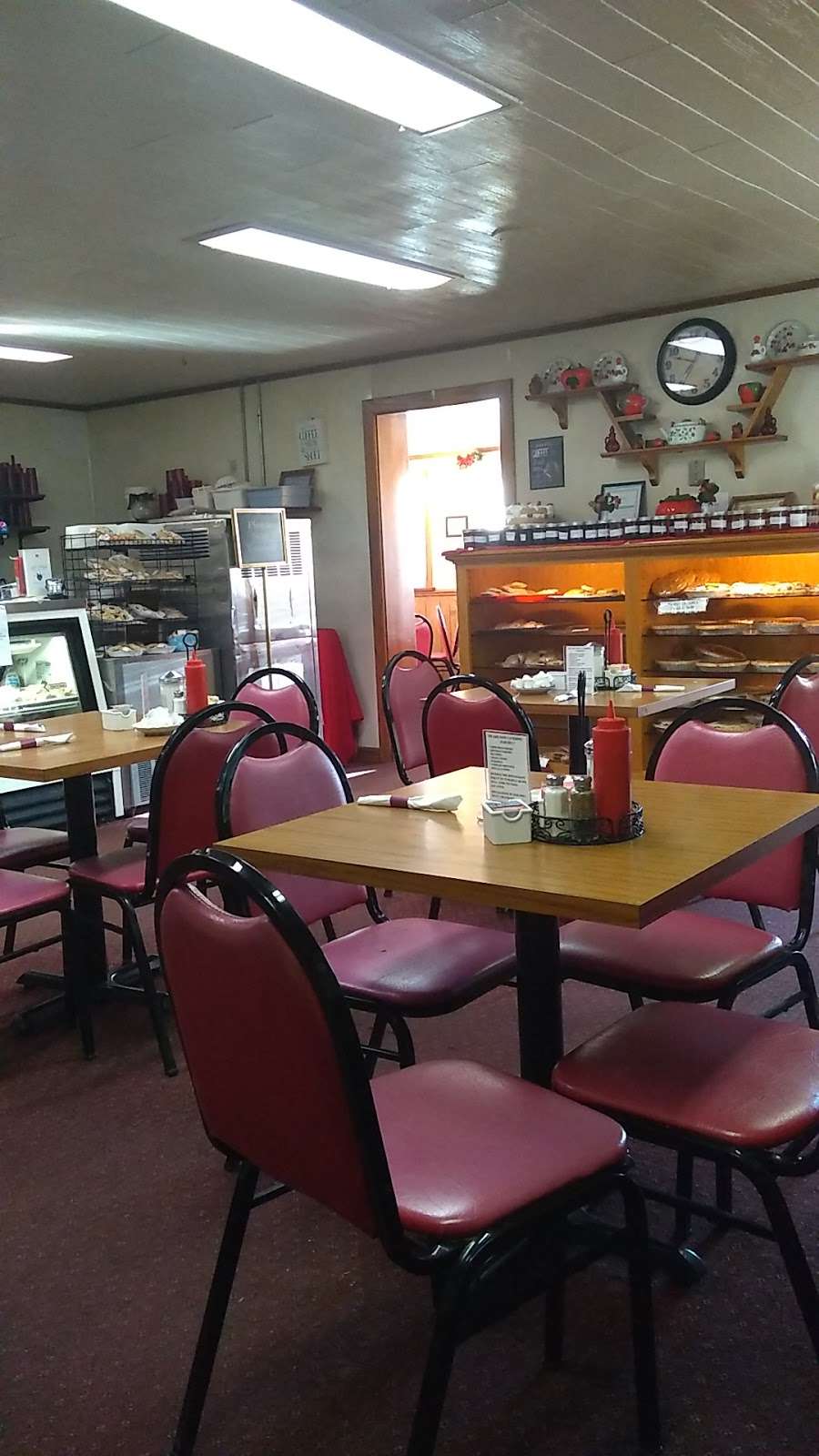Strawberry House Restaurant and Bakery | 3771 Layfield Rd, Pennsburg, PA 18073 | Phone: (215) 679-7701