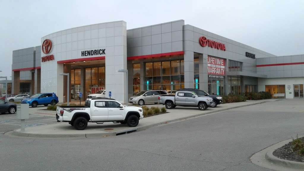 Hendrick Toyota Merriam | 9505 W 67th St, Merriam, KS 66203, USA | Phone: (913) 800-5368