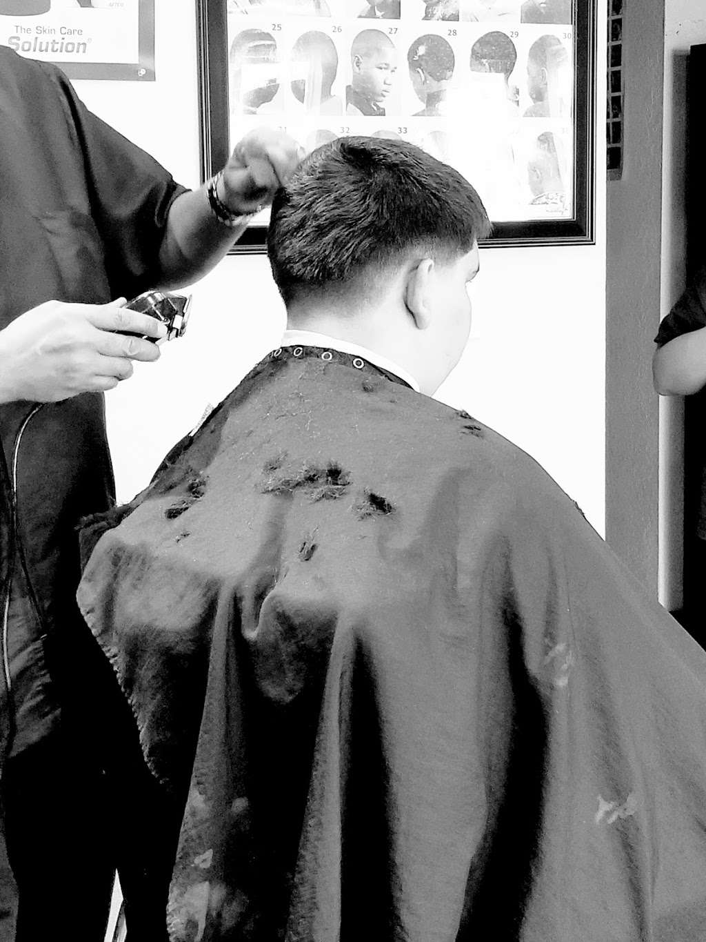 Backstage Barber Shop | 8261 State Ave, Kansas City, KS 66112 | Phone: (913) 328-0099