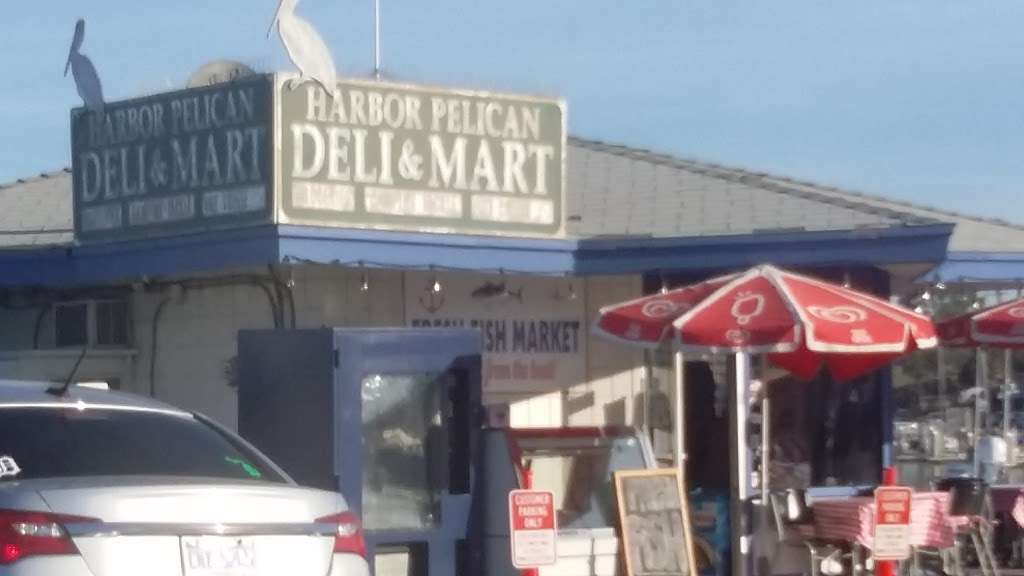 Harbor Pelican Deli and Mart Giftly | 1380 N Pacific St, Oceanside, CA 92054, USA | Phone: (760) 722-5853