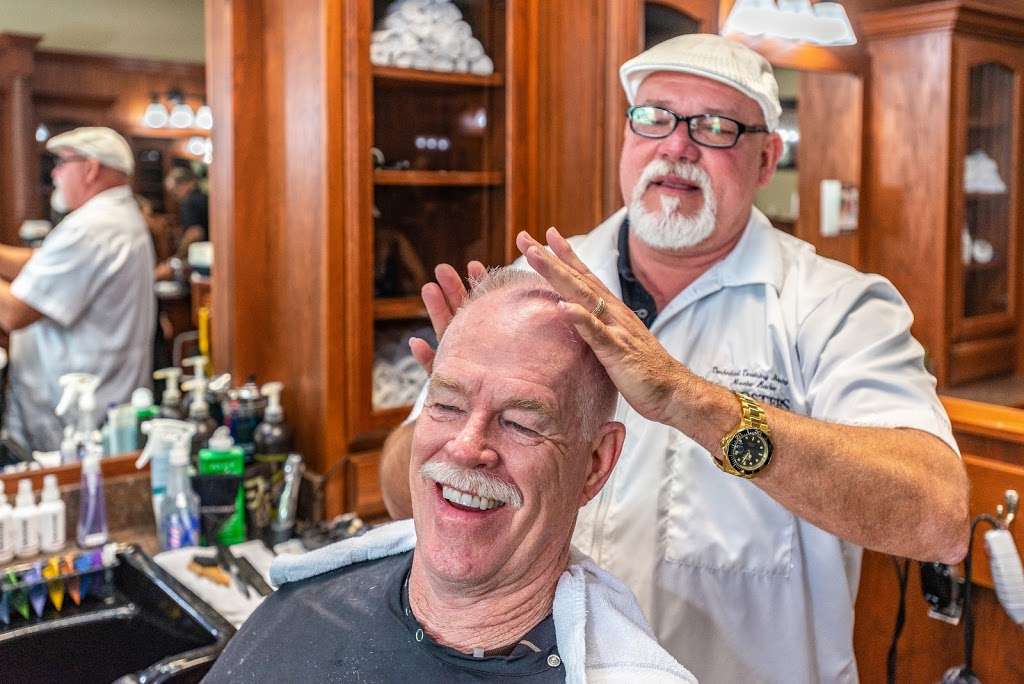 Roosters Mens Grooming Center- Wellington | 2335 Florida 7 #800 ROOSTERS PLAZA AT WELLINGTON GREEN, Wellington, FL 33414, USA | Phone: (561) 798-0606