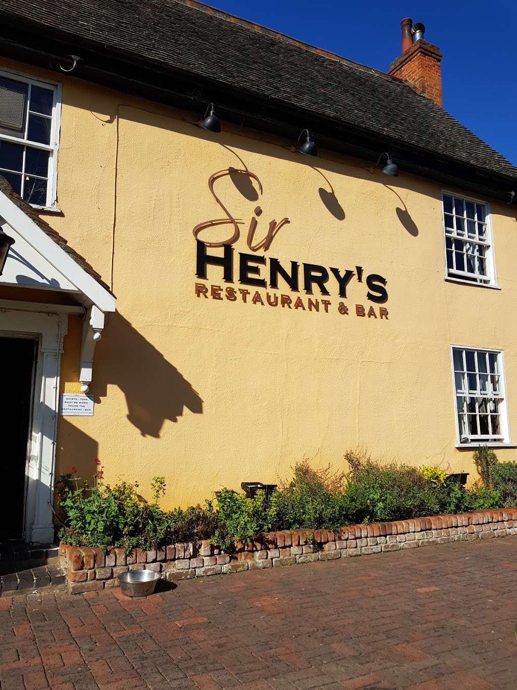 Sir Henrys Restaurant Pub - Venue Hire | Romford Rd, Aveley, South Ockendon RM15 4PR, UK | Phone: 01708 868716