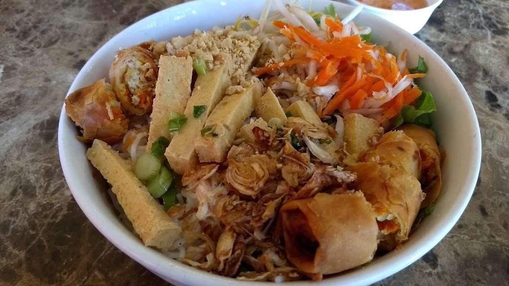 Pho Hau Restaurant | 12089 W Alameda Pkwy, Denver, CO 80228 | Phone: (303) 988-0755