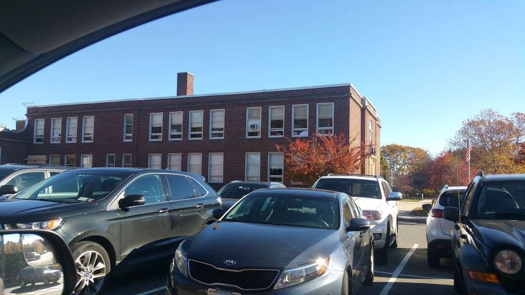 Riverdale Elementary School | 143 Needham St, Dedham, MA 02026, USA | Phone: (781) 310-2000