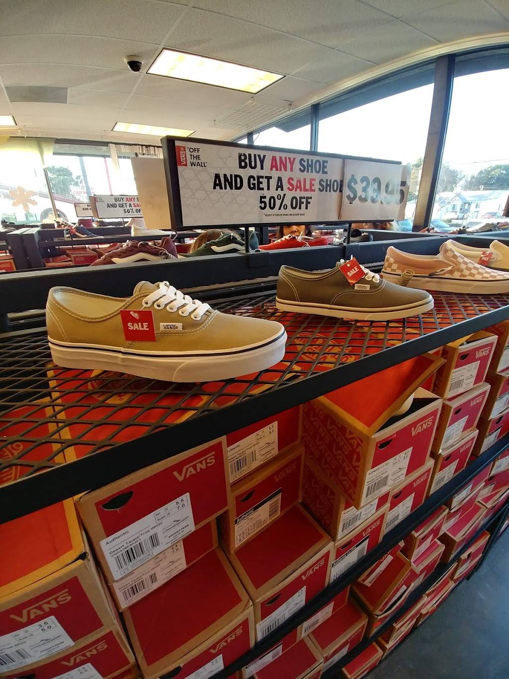 Vans | 11620 Imperial Hwy, Norwalk, CA 90650 | Phone: (562) 863-6262